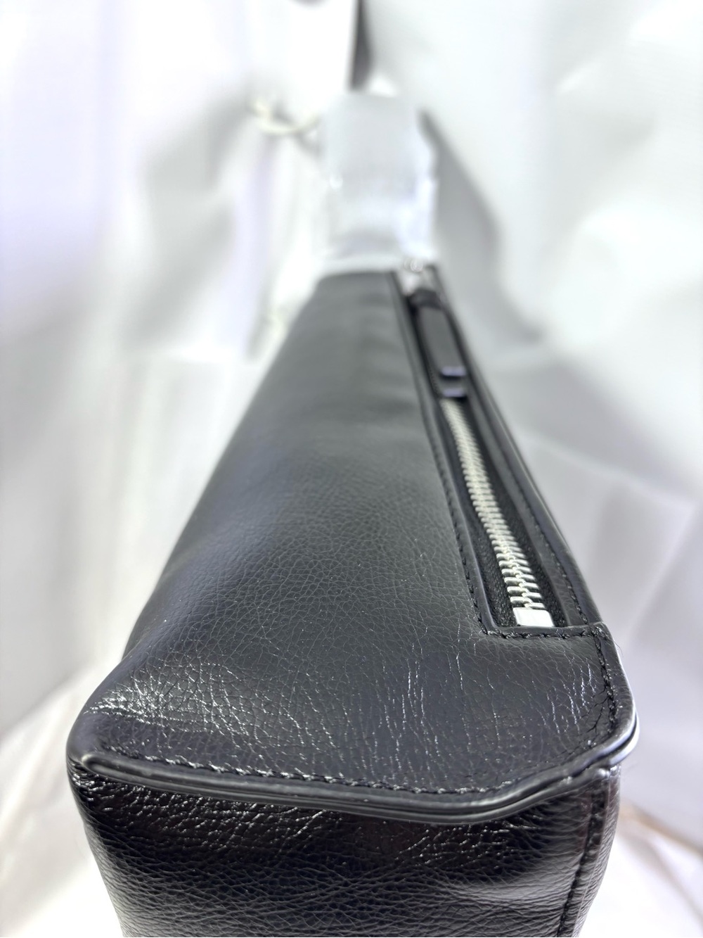 Calvin Klein Women’s Max Top Zip Hobo Sholder Bag. Black/Silver. - Picture 11 of 16